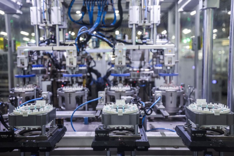 Máquina empacadora de abrazaderas de manguera