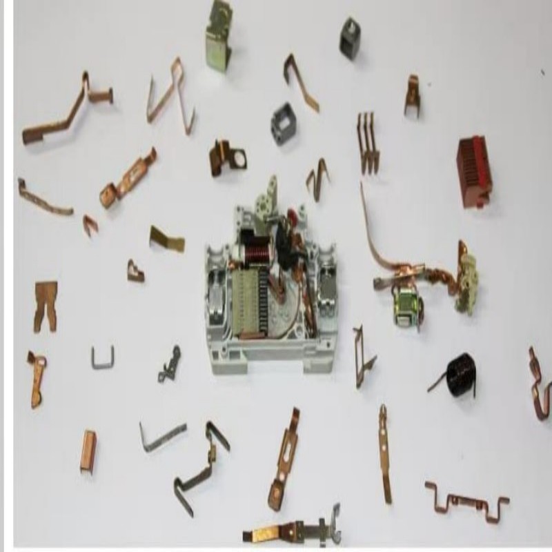 ¿Cómo solucionar que la abrazadera de la manguera esté enrollada mecánicamente?